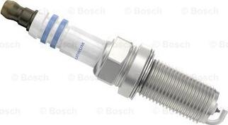 BOSCH 0 242 235 743 - Candela accensione www.autoricambit.com