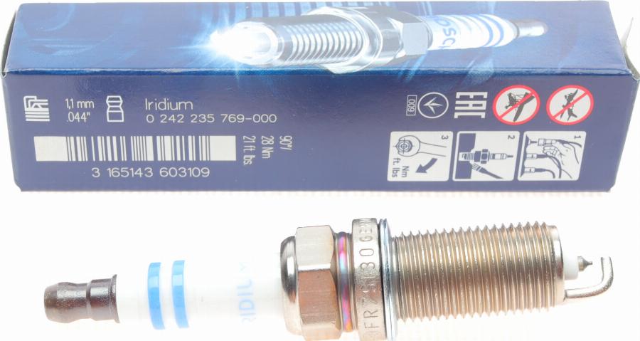 BOSCH 0 242 235 769 - Candela accensione www.autoricambit.com