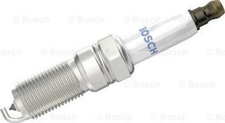 BOSCH 0 242 235 767 - Candela accensione www.autoricambit.com