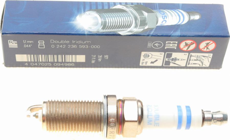 BOSCH 0 242 236 593 - Candela accensione www.autoricambit.com