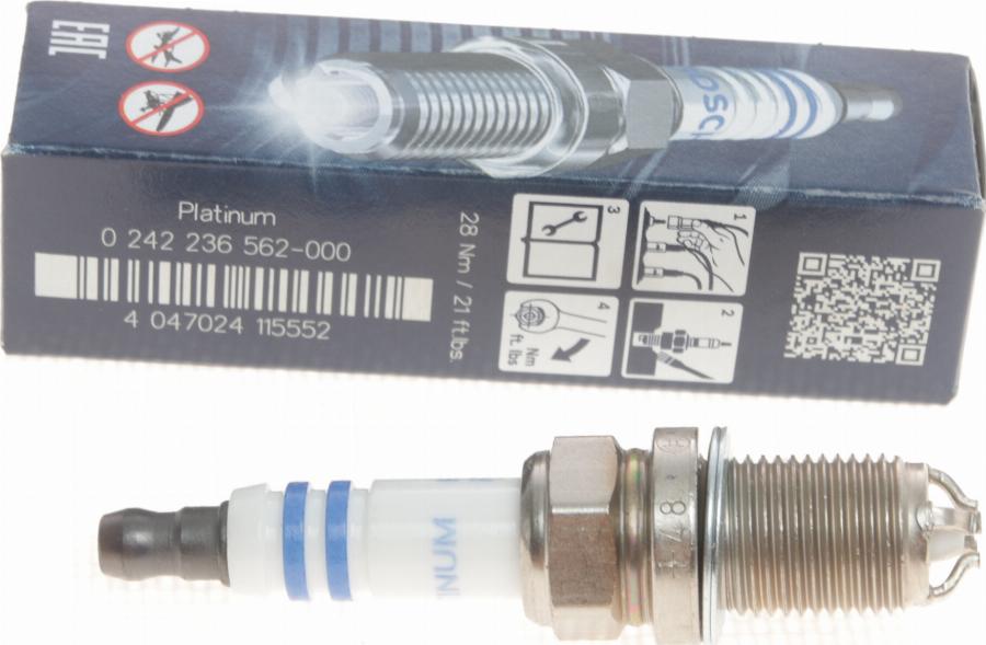 BOSCH 0 242 236 562 - Candela accensione www.autoricambit.com