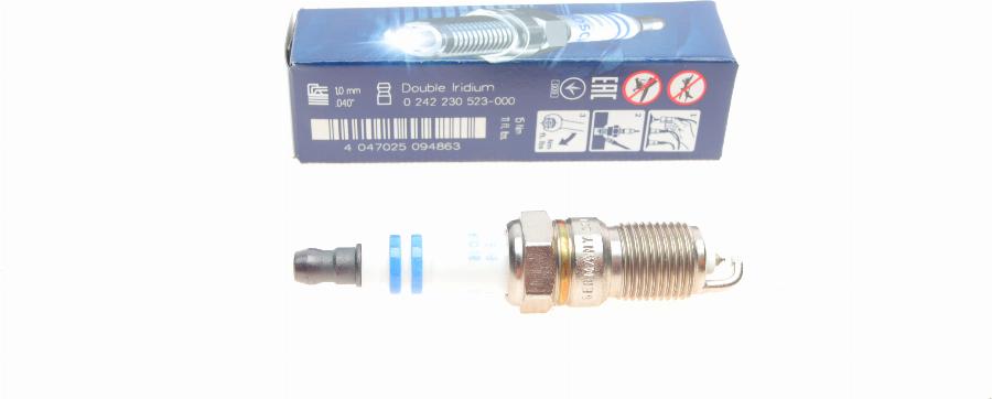 BOSCH 0 242 230 523 - Candela accensione www.autoricambit.com