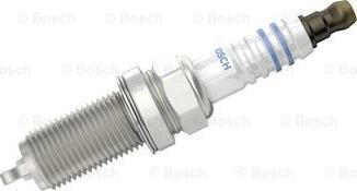 BOSCH 0 242 230 607 - Candela accensione www.autoricambit.com