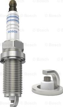 BOSCH 0 242 230 607 - Candela accensione www.autoricambit.com