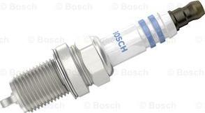 BOSCH 0 242 235 982 - Candela accensione www.autoricambit.com