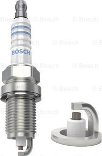 BOSCH 0 242 229 699 - Candela accensione www.autoricambit.com