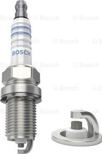 BOSCH 0 242 235 666 - Candela accensione www.autoricambit.com