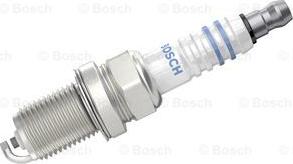 BOSCH 0 242 235 666 - Candela accensione www.autoricambit.com