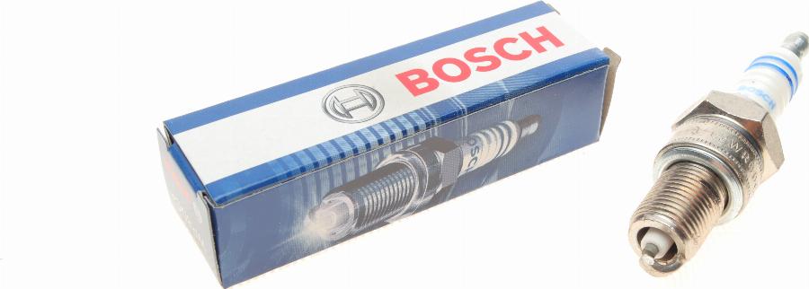 BOSCH 0 242 229 656 - Candela accensione www.autoricambit.com