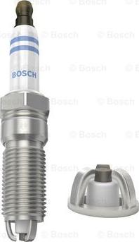 BOSCH 0 242 229 661 - Candela accensione www.autoricambit.com