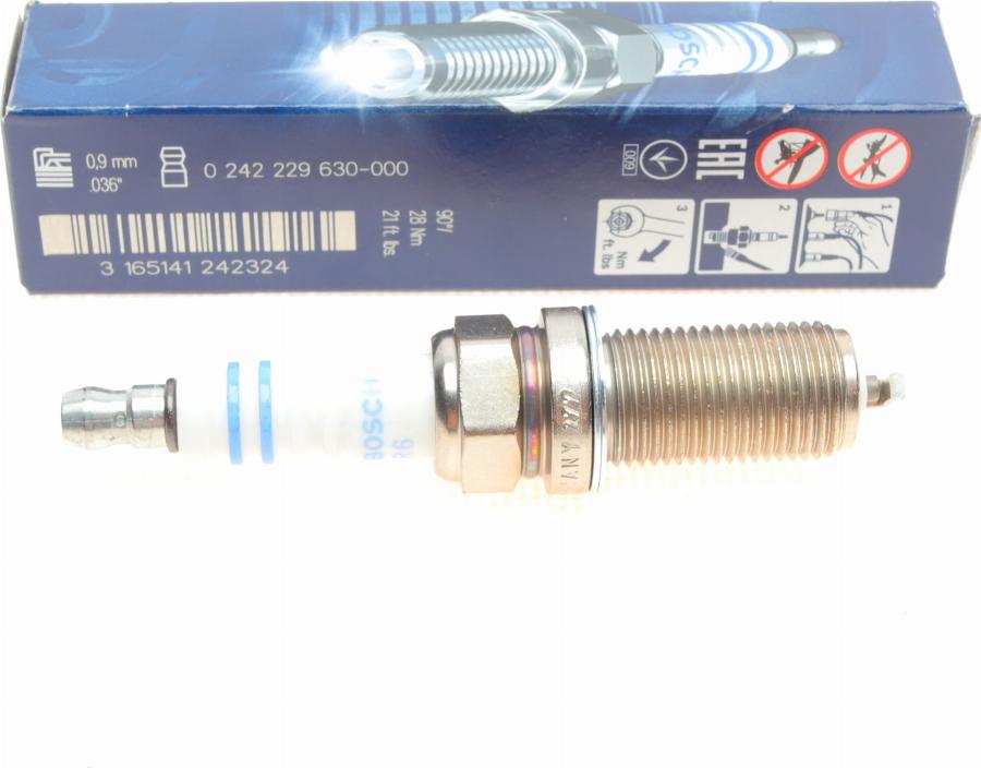 BOSCH 0 242 229 630 - Candela accensione www.autoricambit.com