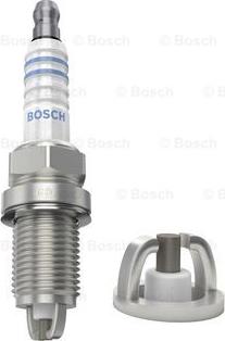 BOSCH 0 242 229 782 - Candela accensione www.autoricambit.com