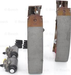 BOSCH 0 204 114 595 - Kit freno, freni a tamburo www.autoricambit.com