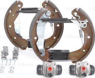 BOSCH 0 204 114 592 - Kit freno, freni a tamburo www.autoricambit.com