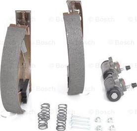 BOSCH 0 204 114 592 - Kit freno, freni a tamburo www.autoricambit.com