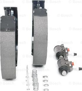 BOSCH 0 204 114 555 - Kit freno, freni a tamburo www.autoricambit.com