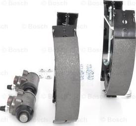 BOSCH 0 204 114 551 - Kit freno, freni a tamburo www.autoricambit.com