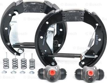 BOSCH 0 204 114 509 - Kit freno, freni a tamburo www.autoricambit.com