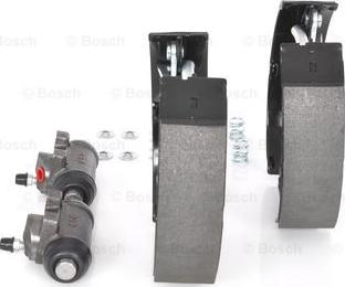 BOSCH 0 204 114 504 - Kit freno, freni a tamburo www.autoricambit.com