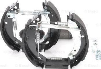 BOSCH 0 204 114 504 - Kit freno, freni a tamburo www.autoricambit.com