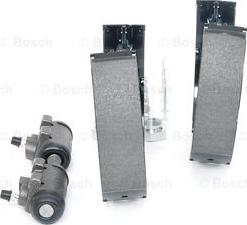 BOSCH 0 204 114 506 - Kit freno, freni a tamburo www.autoricambit.com