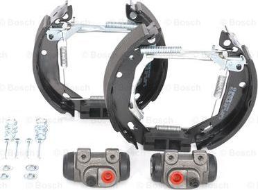 BOSCH 0 204 114 502 - Kit freno, freni a tamburo www.autoricambit.com