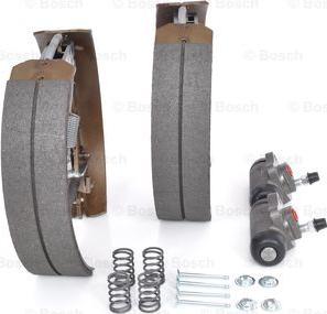 BOSCH 0 204 114 515 - Kit freno, freni a tamburo www.autoricambit.com