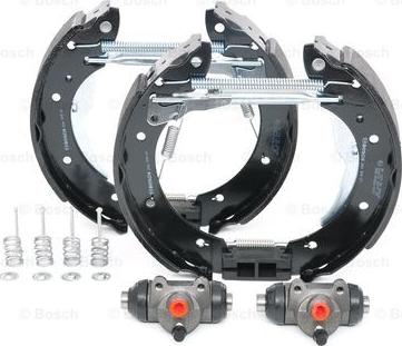 BOSCH 0 204 114 518 - Kit freno, freni a tamburo www.autoricambit.com