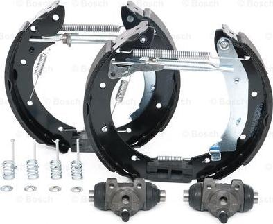 BOSCH 0 204 114 535 - Kit freno, freni a tamburo www.autoricambit.com