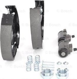 BOSCH 0 204 114 524 - Kit freno, freni a tamburo www.autoricambit.com