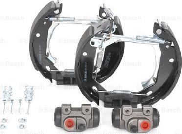 BOSCH 0 204 114 523 - Kit freno, freni a tamburo www.autoricambit.com