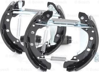 BOSCH 0 204 114 579 - Kit freno, freni a tamburo www.autoricambit.com