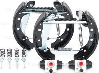 BOSCH 0 204 114 690 - Kit freno, freni a tamburo www.autoricambit.com