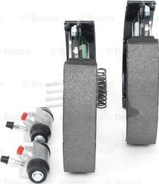 BOSCH 0 204 114 690 - Kit freno, freni a tamburo www.autoricambit.com