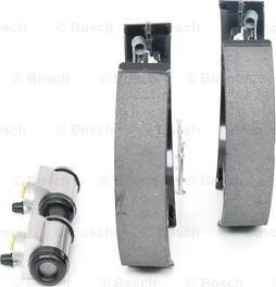 BOSCH 0 204 114 692 - Kit freno, freni a tamburo www.autoricambit.com