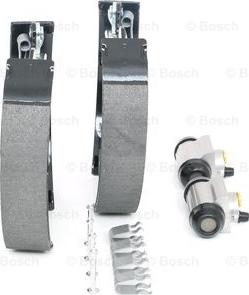 BOSCH 0 204 114 692 - Kit freno, freni a tamburo www.autoricambit.com