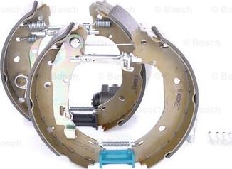 BOSCH 0 204 114 646 - Kit freno, freni a tamburo www.autoricambit.com