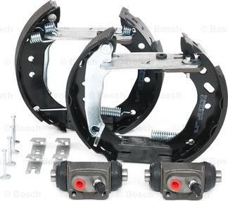 BOSCH 0 204 114 641 - Kit freno, freni a tamburo www.autoricambit.com