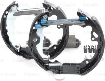 BOSCH 0 204 114 643 - Kit freno, freni a tamburo www.autoricambit.com