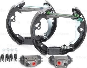 BOSCH 0 204 114 643 - Kit freno, freni a tamburo www.autoricambit.com