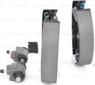 BOSCH 0 204 114 643 - Kit freno, freni a tamburo www.autoricambit.com