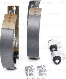 BOSCH 0 204 114 656 - Kit freno, freni a tamburo www.autoricambit.com