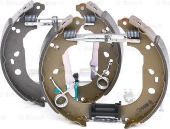 BOSCH 0 204 114 656 - Kit freno, freni a tamburo www.autoricambit.com