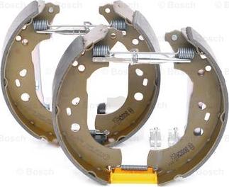 BOSCH 0 204 114 661 - Kit freno, freni a tamburo www.autoricambit.com