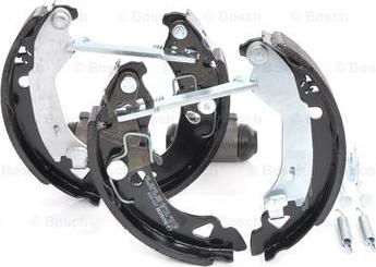 BOSCH 0 204 114 602 - Kit freno, freni a tamburo www.autoricambit.com