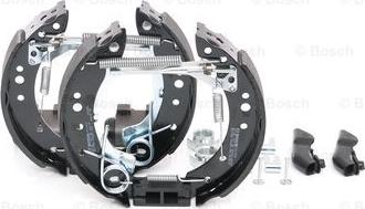 BOSCH 0 204 114 614 - Kit freno, freni a tamburo www.autoricambit.com