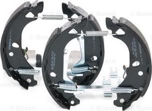 BOSCH 0 204 114 615 - Kit freno, freni a tamburo www.autoricambit.com