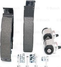 BOSCH 0 204 114 615 - Kit freno, freni a tamburo www.autoricambit.com