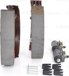 BOSCH 0 204 114 611 - Kit freno, freni a tamburo www.autoricambit.com