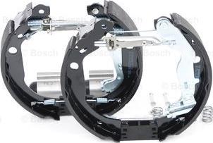 BOSCH 0 204 114 684 - Kit freno, freni a tamburo www.autoricambit.com